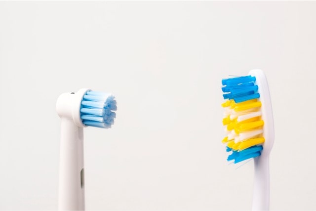歯ブラシと電動歯ブラシの違い、特徴